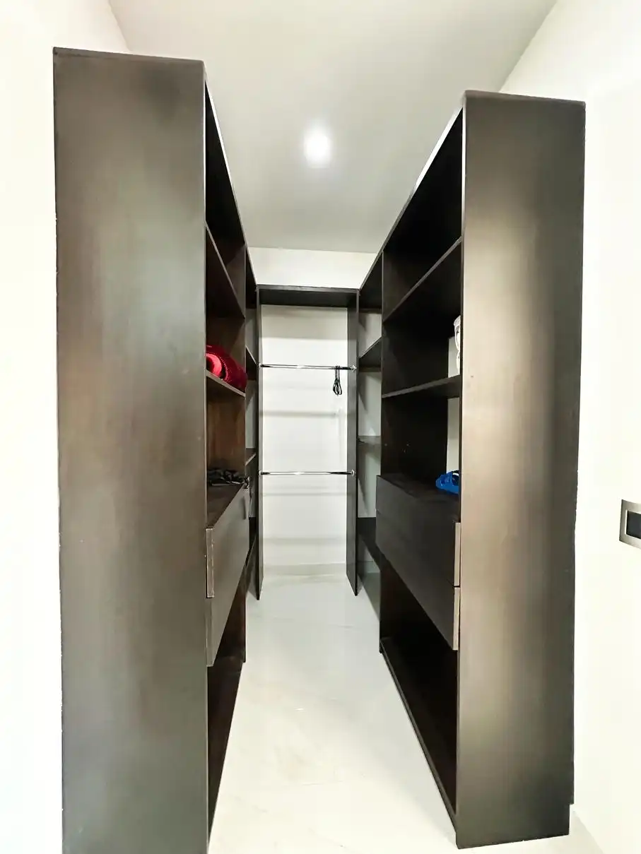 Walking closet de recamara principal