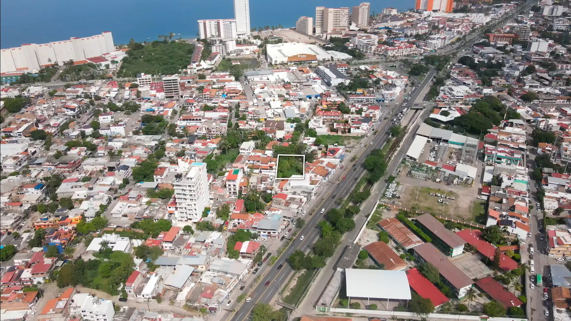 Fotografía 3 de terreno comercial Oportunidad de Inversión: Terreno de 877 m² en Puerto Vallarta