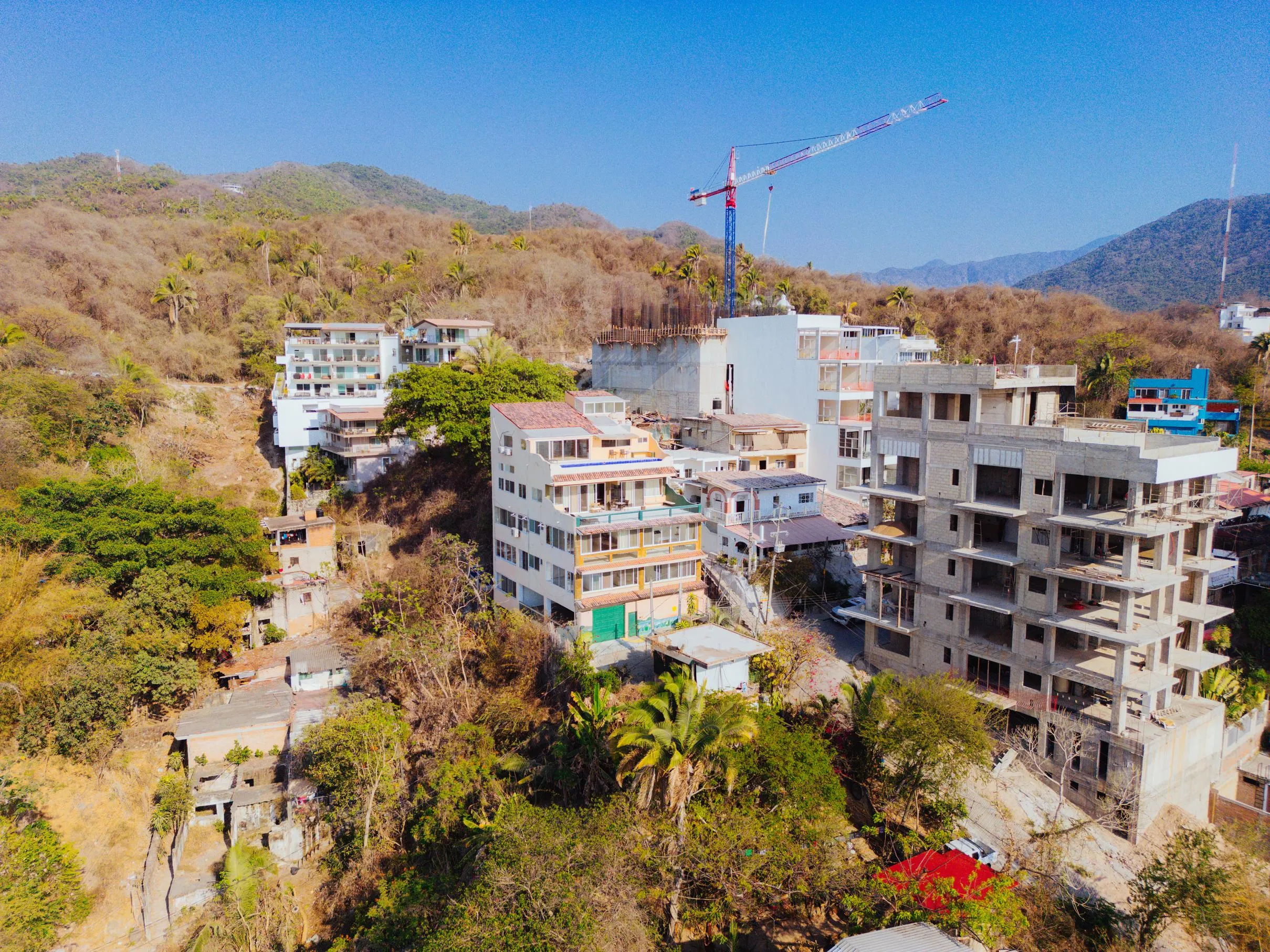 Fotografía 4 de edificio Edificio en Venta en Puerto Vallarta | Torre Miramar, 7 Departamentos con Vista al Mar