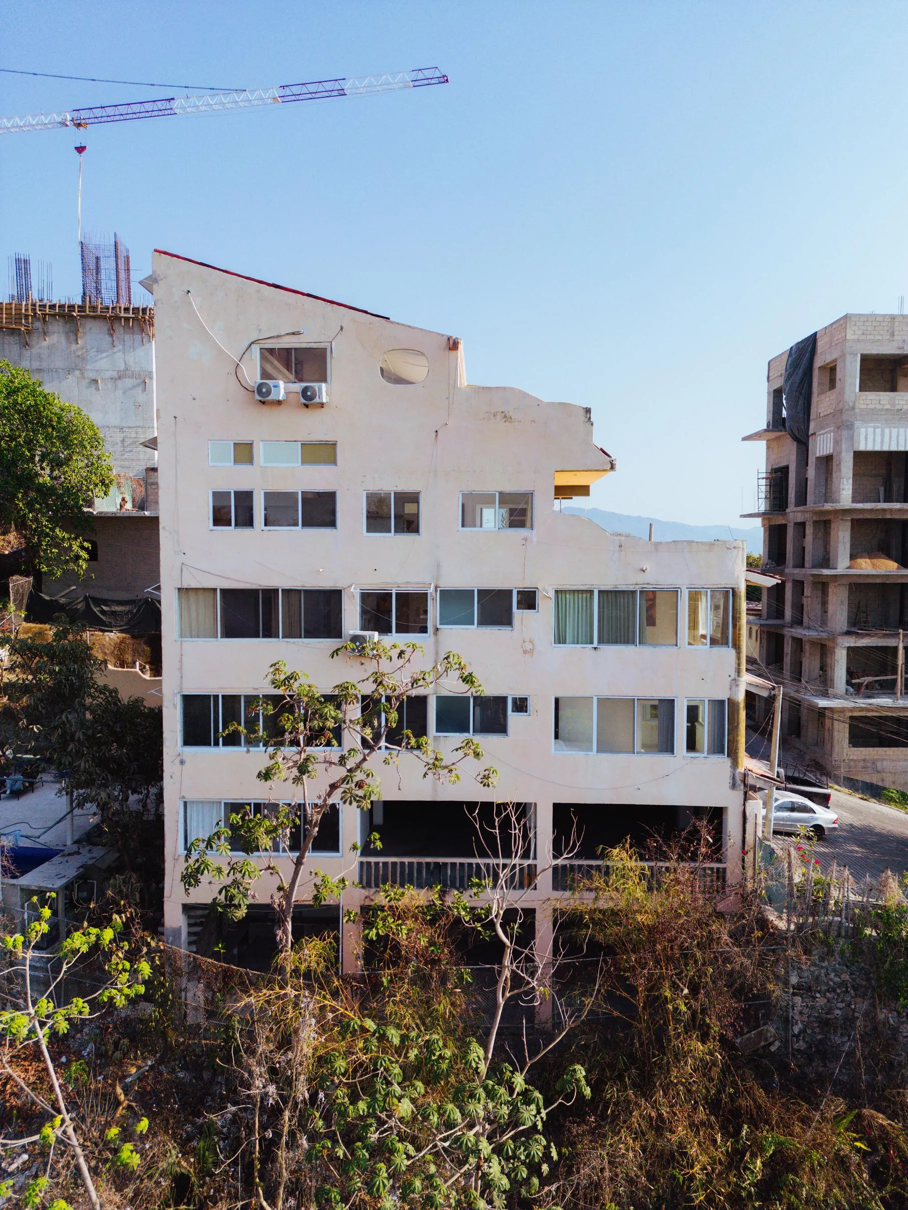 Fotografía 5 de edificio Edificio en Venta en Puerto Vallarta | Torre Miramar, 7 Departamentos con Vista al Mar