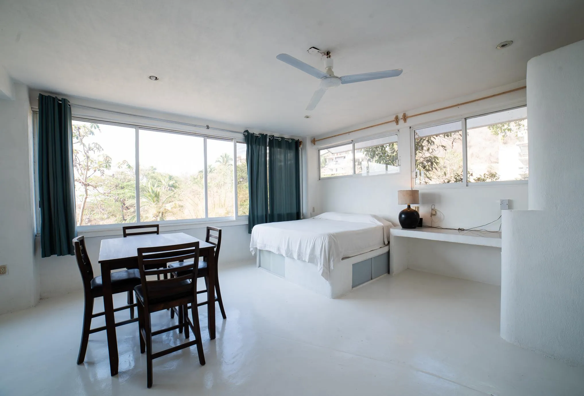 Fotografía 7 de edificio Edificio en Venta en Puerto Vallarta | Torre Miramar, 7 Departamentos con Vista al Mar