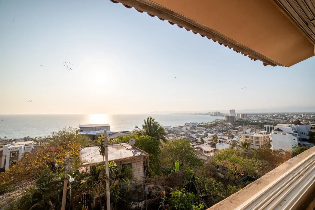 Fotografía 14 de edificio Edificio en Venta en Puerto Vallarta | Torre Miramar, 7 Departamentos con Vista al Mar