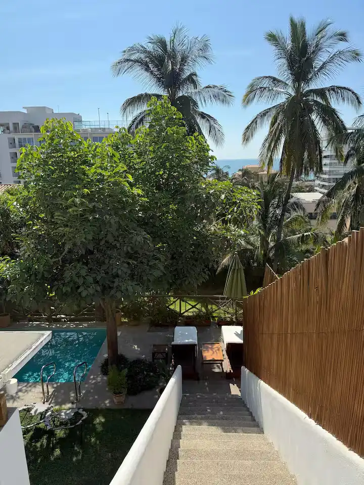 Fotografía 7 de departamento Casa Tropical 2 en Bucerías | Estancia con Alberca y Wifi