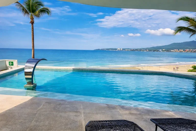 Fotografía 7 de casa Departamento en Venta Frente a la Playa en Bucerías | Tayau, 2 Recámaras + Estudio