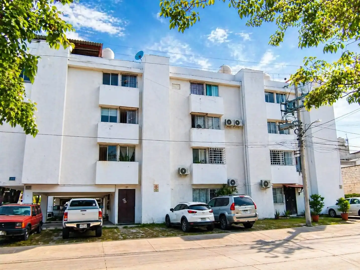 Imagen principal de departamento Venta de Departamento E-2 en Versalles, Puerto Vallarta | Planta Baja y Amueblado