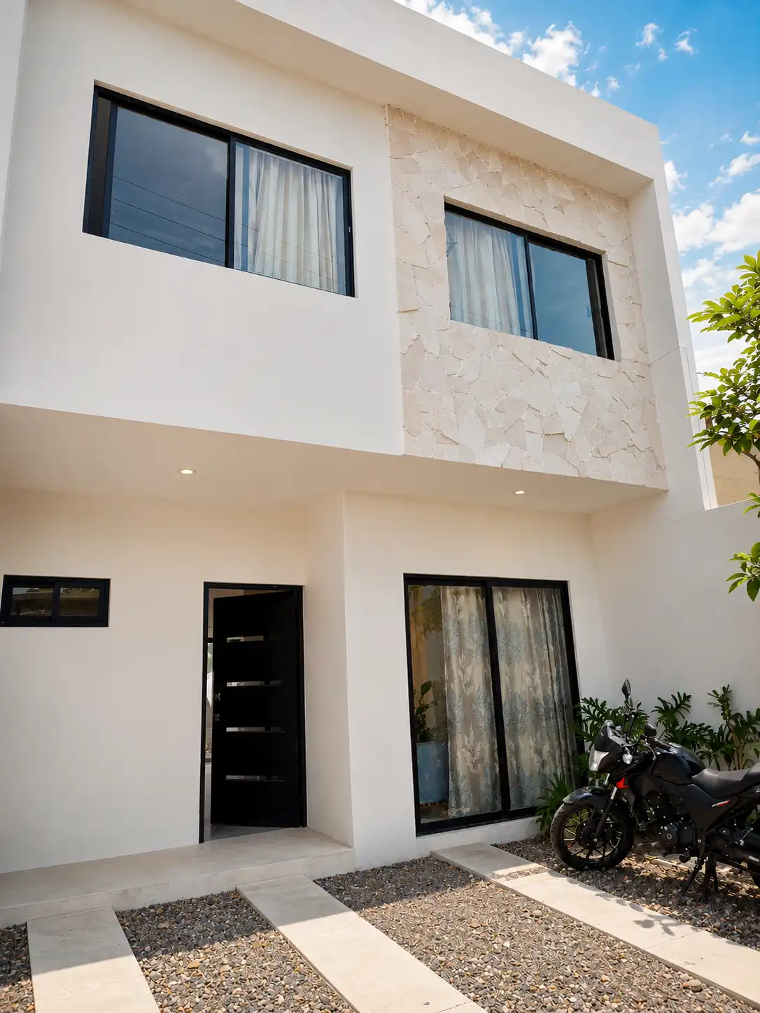 Fotografía 2 de casa Casa en Venta en Villas Universidad, Puerto Vallarta | 3 Recámaras y Patio Privado